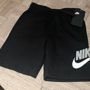 Nike - black little boy sportswear club fleece shorts size 7. NWT